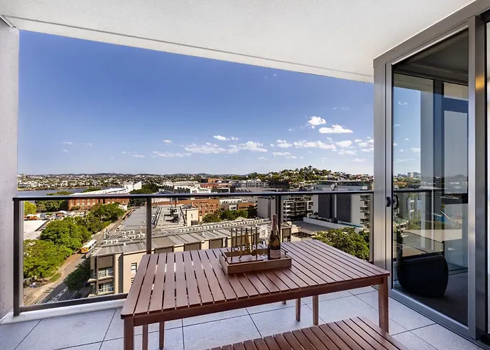 Amazing Cityview Glamourous 2Br Apt W Parkpool