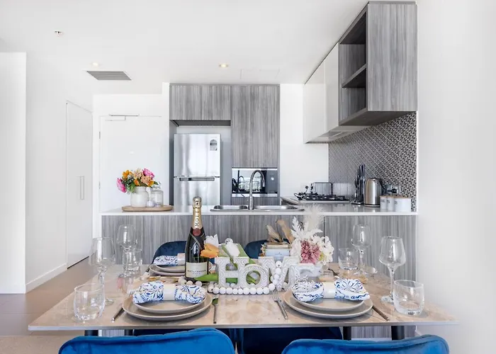 Amazing Cityview Glamourous 2Br Apt W Parkpool